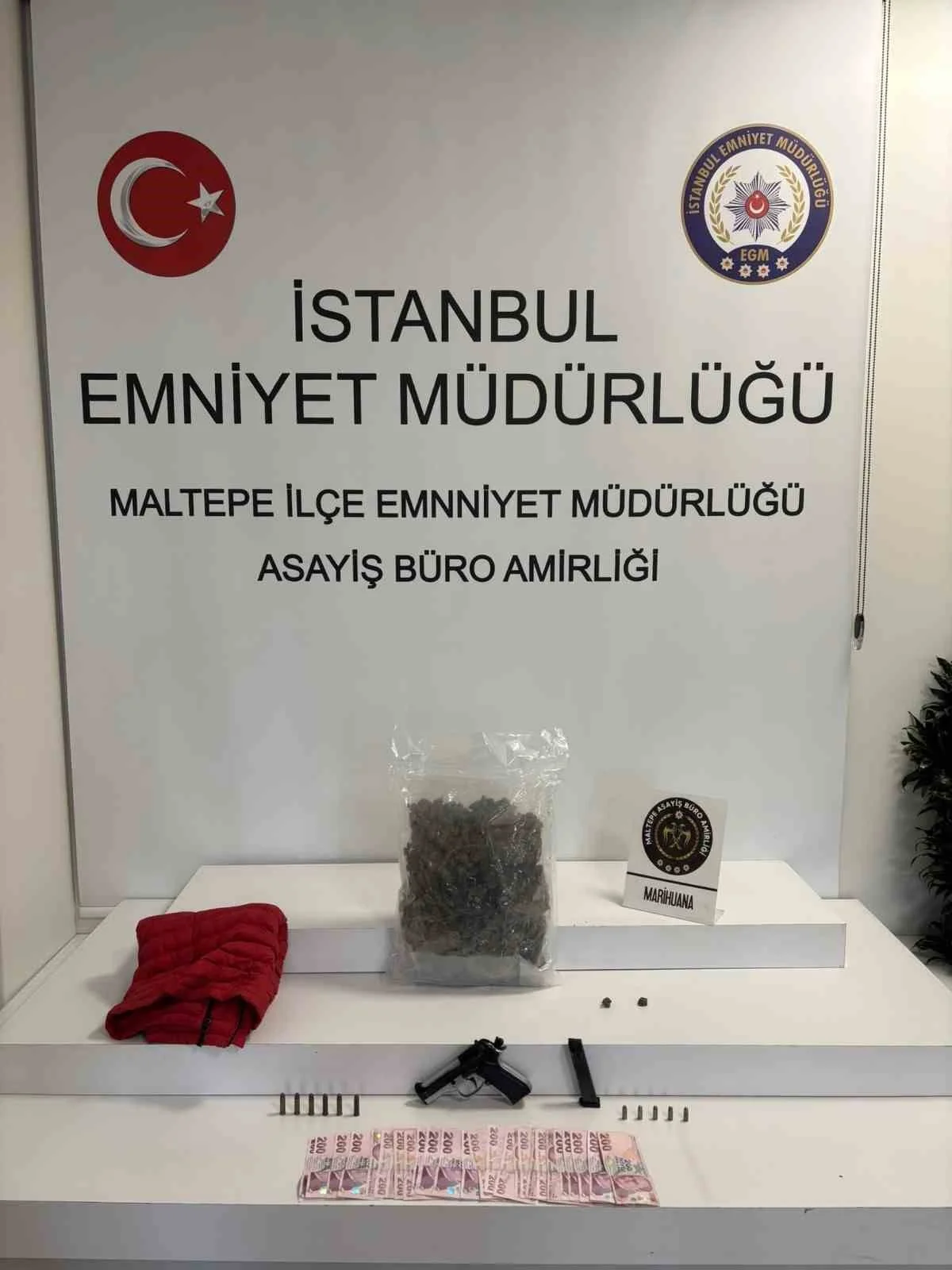 İstanbul'daki uyuşturucu operasyonunda iki şüpheli tutuklandı 1