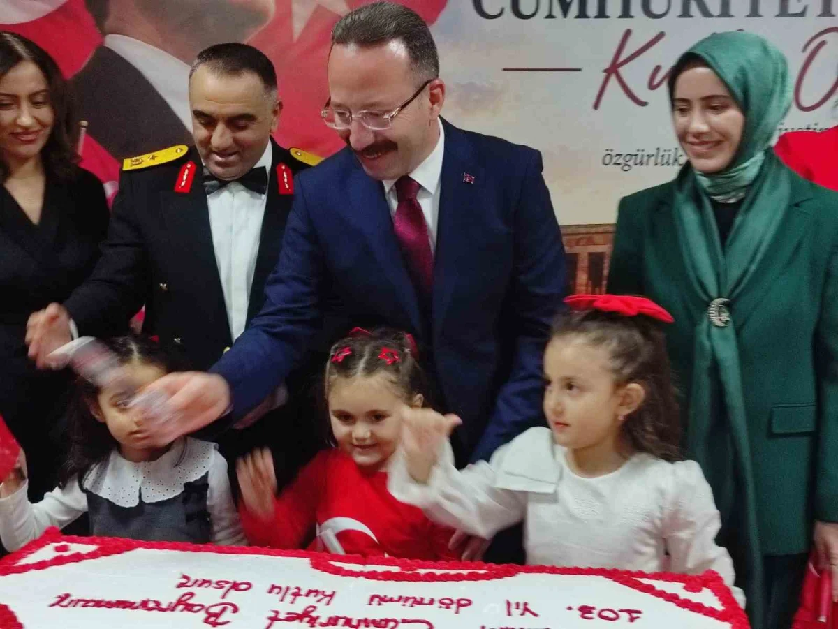 Ardahan'da Cumhuriyet Bayramı'nın 103. yılı resepsiyonla kutlandı 1
