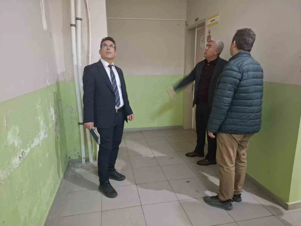 Sarıgöl'de okulların fiziki şartlarını iyileştirmek için büyük onarım incelemesi başlatıldı 4