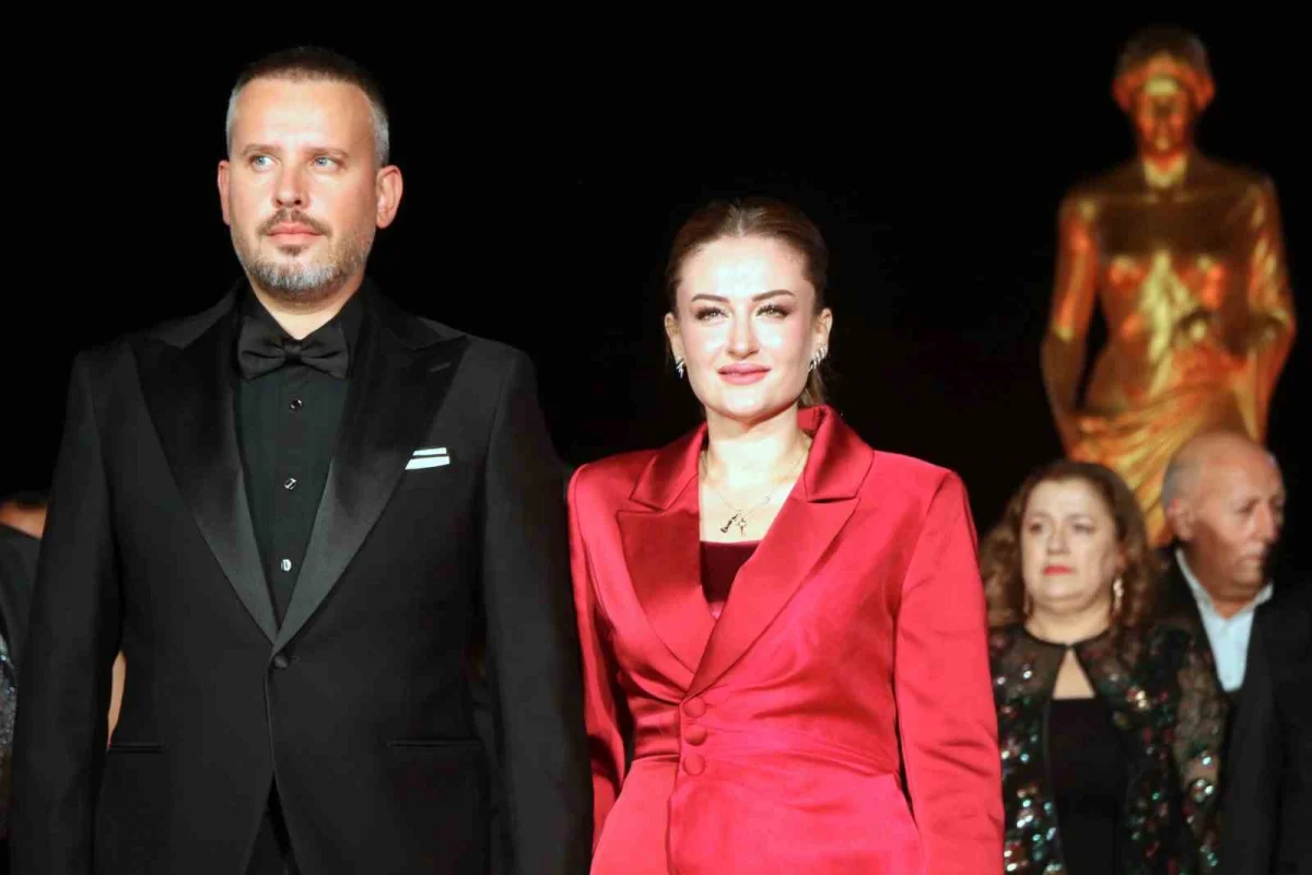 Antalya Altın Portakal Film Festivali kırmızı halı geçişiyle başladı 4