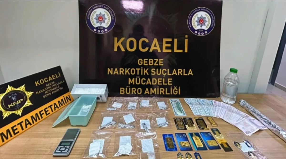 Kocaeli'deki operasyonlarda uyuşturucu kaputtan, altınlar cüzdandan çıktı 5