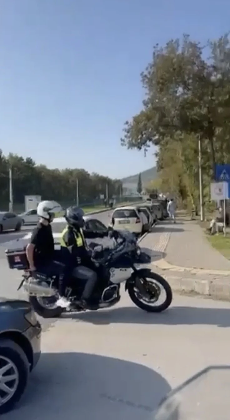 Samsun'da sınava geç kalan ve kimliğini unutan KPSS adaylarına polis desteği 1
