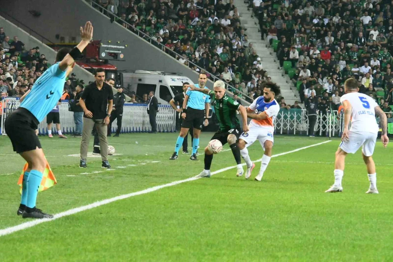 TFF 2. LİG KIRMIZI GRUP'UN 6. HAFTASINDA SAKARYASPOR, KENDİ SAHASINDA KARŞILAŞTIĞI EKİNCİLER...