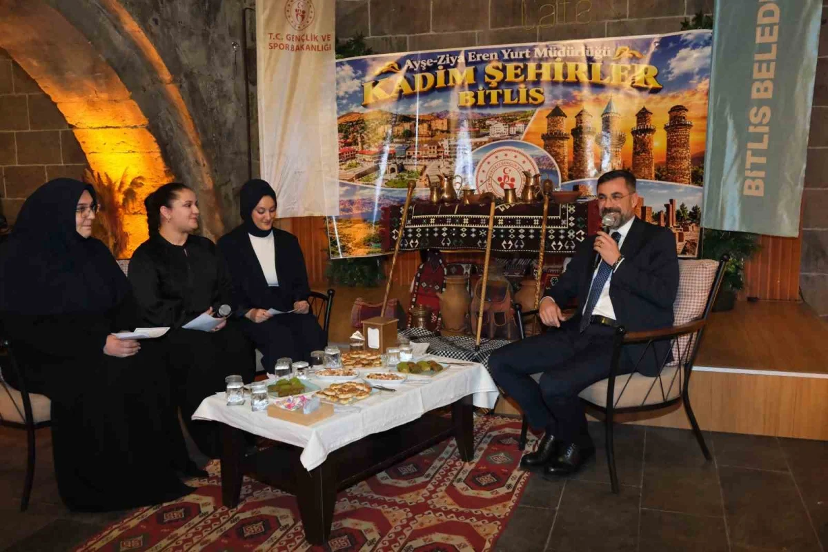 Bitlis'te üniversite öğrencileri kültür ve kardeşlik buluşmasında bir araya geldi 1