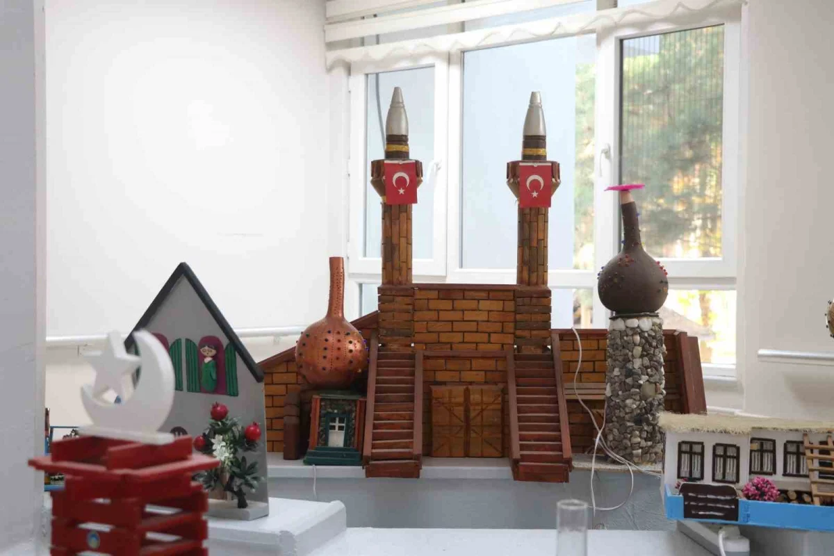 Sivas'ta huzurevi sakinleri el emeği ve sanatla üretime devam ediyor 2