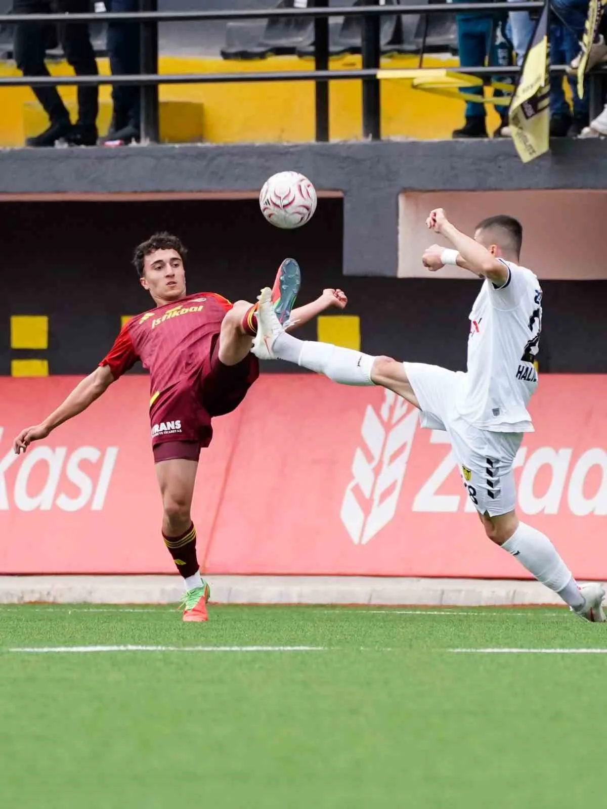 Kayserispor, Bitlis 1916 Spor'a mağlup olarak kupaya veda etti 4