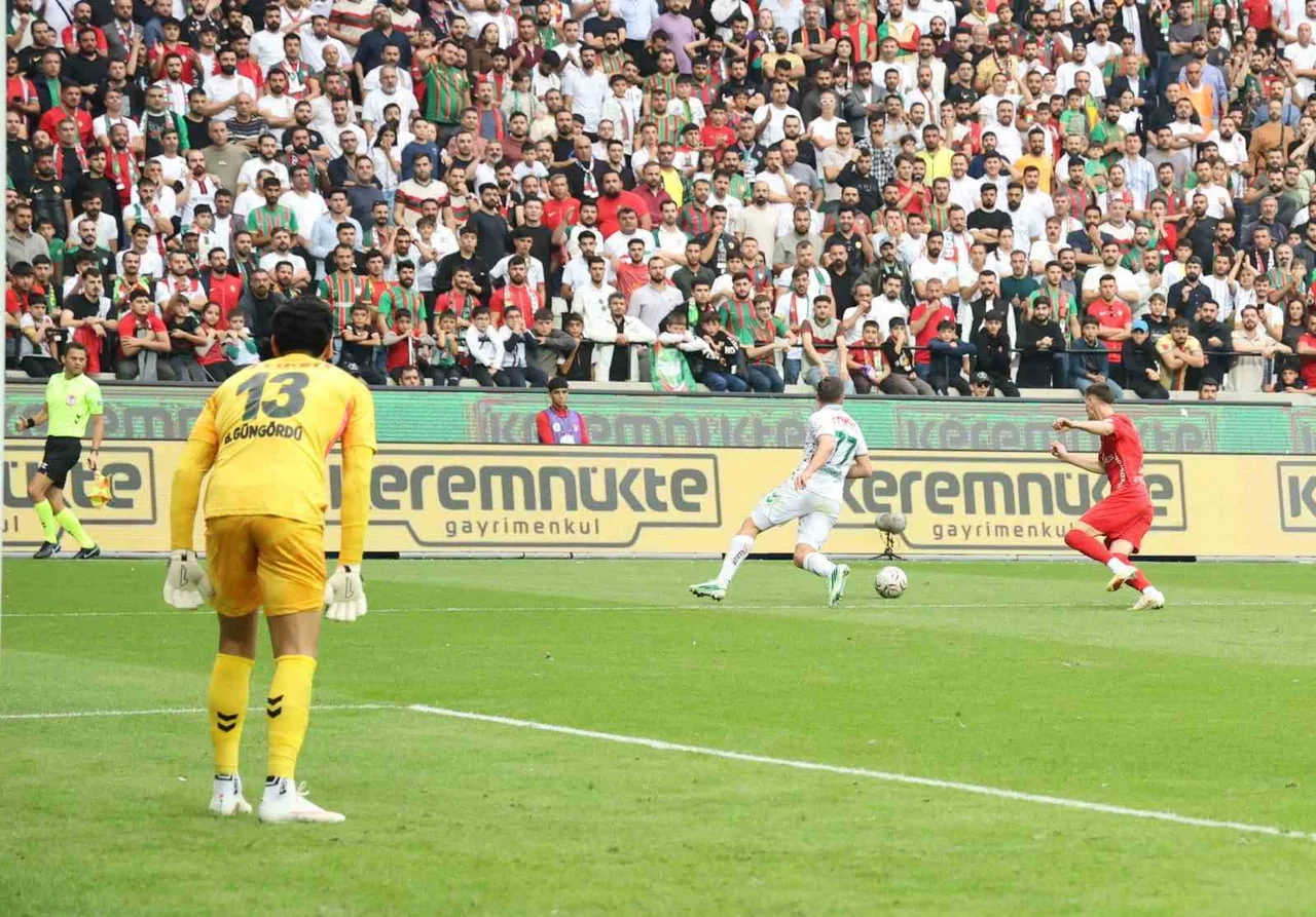 TRENDYOL SÜPER LİG’İN 8. HAFTASINDA AMED SPORTİF FAALİYETLER, SAHASINDA KONYASPOR İLE MÜCADELE...