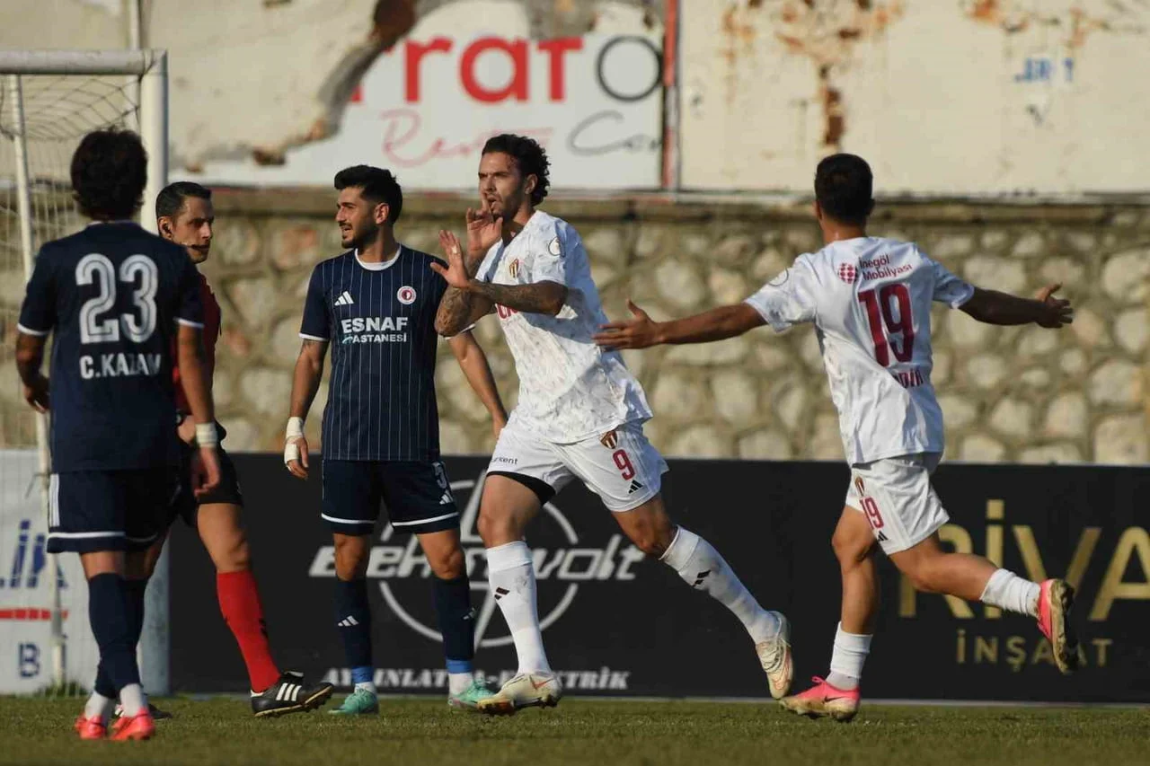 TFF 2. LİG’DE SULTAN SU İNEGÖLSPOR, SAHASINDA KONUK ETTİĞİ FETHİYESPOR’U 2-1 MAĞLUP...