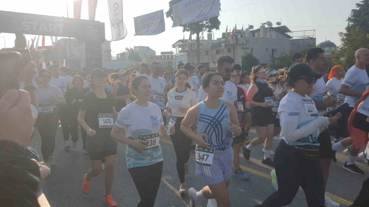 Denizli'de Lykos Yarı Maratonu heyecanı: Binlerce koşucu parkura çıktı 4