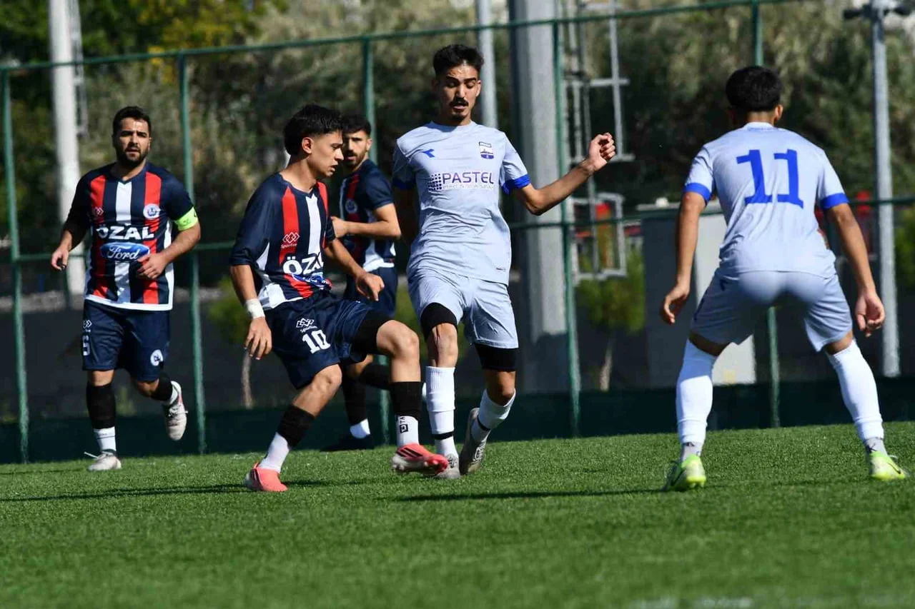 KAYSERİ SÜPER AMATÖR KÜME EKİPLERİNDEN KOCASİNAN ÜLKÜSPOR LİGİN 1.HAFTASINDA OYNADIĞI MAÇTA...