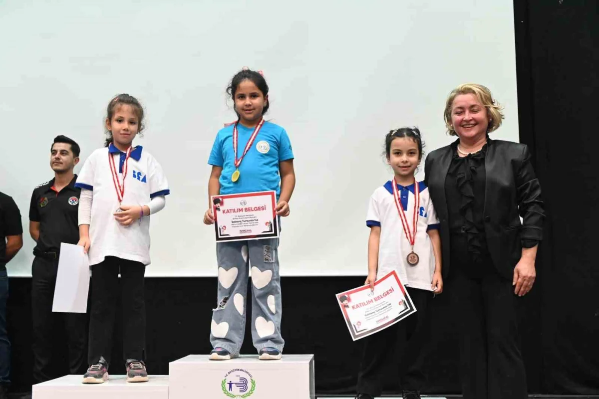 Bozüyük'te düzenlenen satranç turnuvasında 62 sporcu hamle yaptı 1