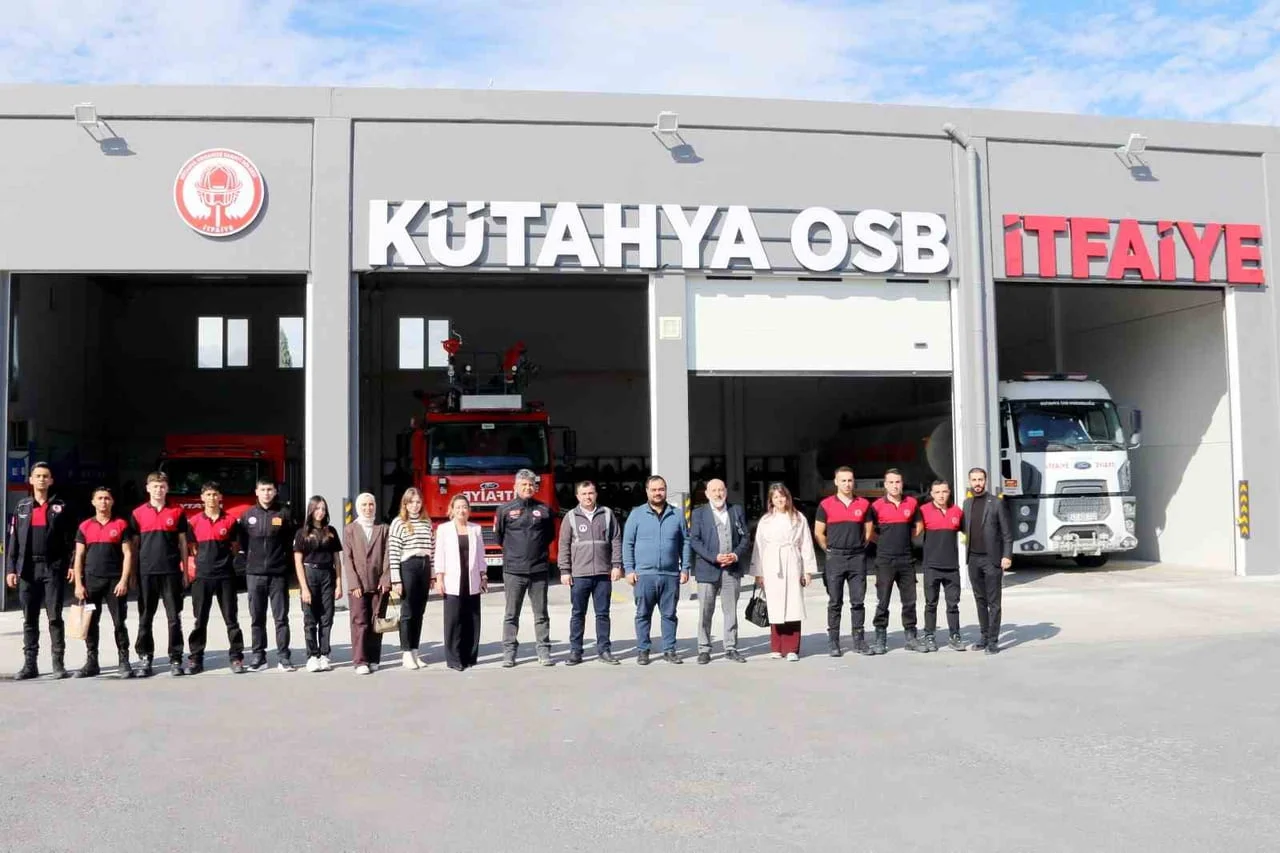 İTFAİYE HAFTASI’NDA ÖĞRENCİLERDEN KÜTAHYA OSB İTFAİYESİNE ANLAMLI ZİYARET