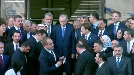 Cumhurbaşkanı Erdoğan: "Biz bu makamlarda sizlere hizmetkar olmak için varız"