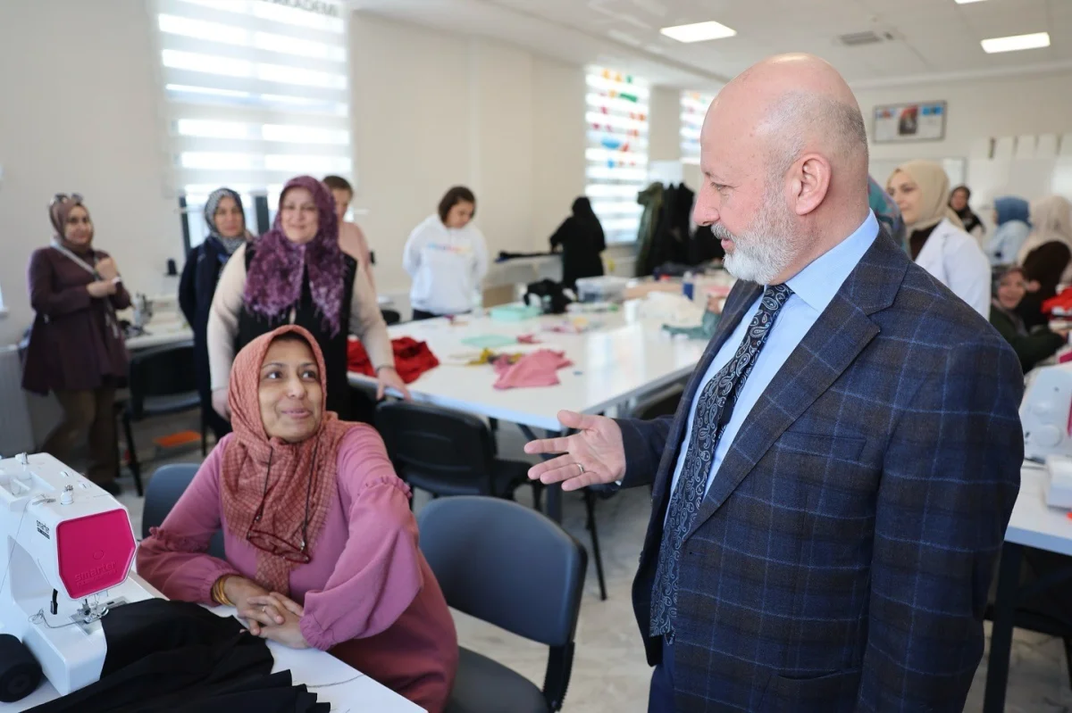 Kocasinan'da kadınlar hem meslek öğreniyor hem aile bütçesine destek oluyor 3