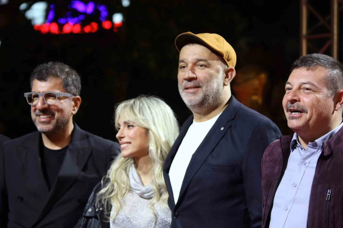 Altın Portakal Film Festivali'nin kapanışında kırmızı halı heyecanı yaşandı 2