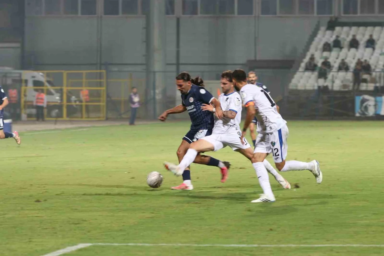 TFF 2. LİG KIRMIZI GRUP 5. HAFTA MAÇINDA FETHİYESPOR, KONUK ETTİĞİ KARACABEY BELEDİYESPOR’A 1-0...