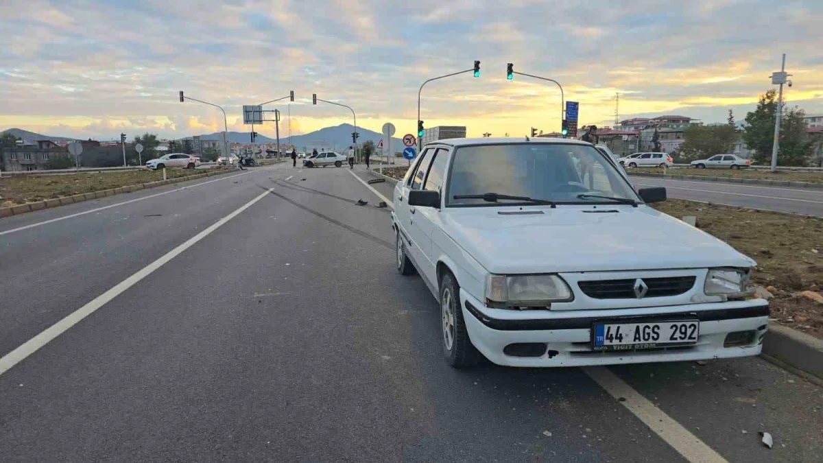 Gaziantep'in İslahiye ilçesinde iki otomobil çarpıştı 2