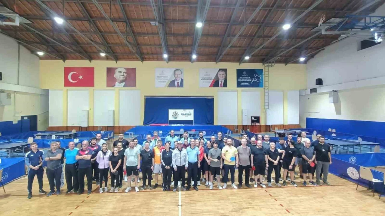 AYDIN’DA KAMU SPOR OYUNLARI KAPSAMINDA DÜZENLENEN MASA TENİSİ TURNUVASINDA KADINLARDA GENÇLİK VE...