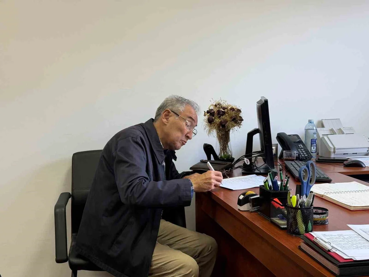 ANADOLU ÜNİVERSİTESİ YAŞLILIK ÇALIŞMALARI UYGULAMA VE ARAŞTIRMA BİRİMİ MÜDÜRÜ DOÇ. DR. EMRE...