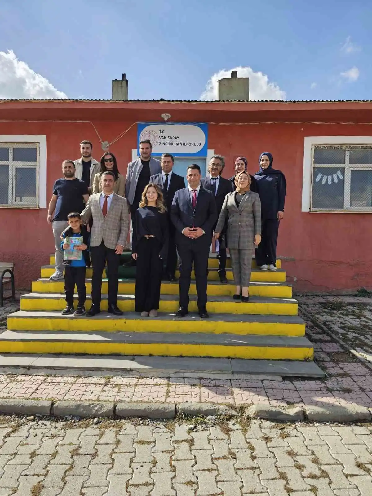 Van'ın sınır ilçesi Saray'da öğrencilere teknoloji ve bilim deneyimi 4
