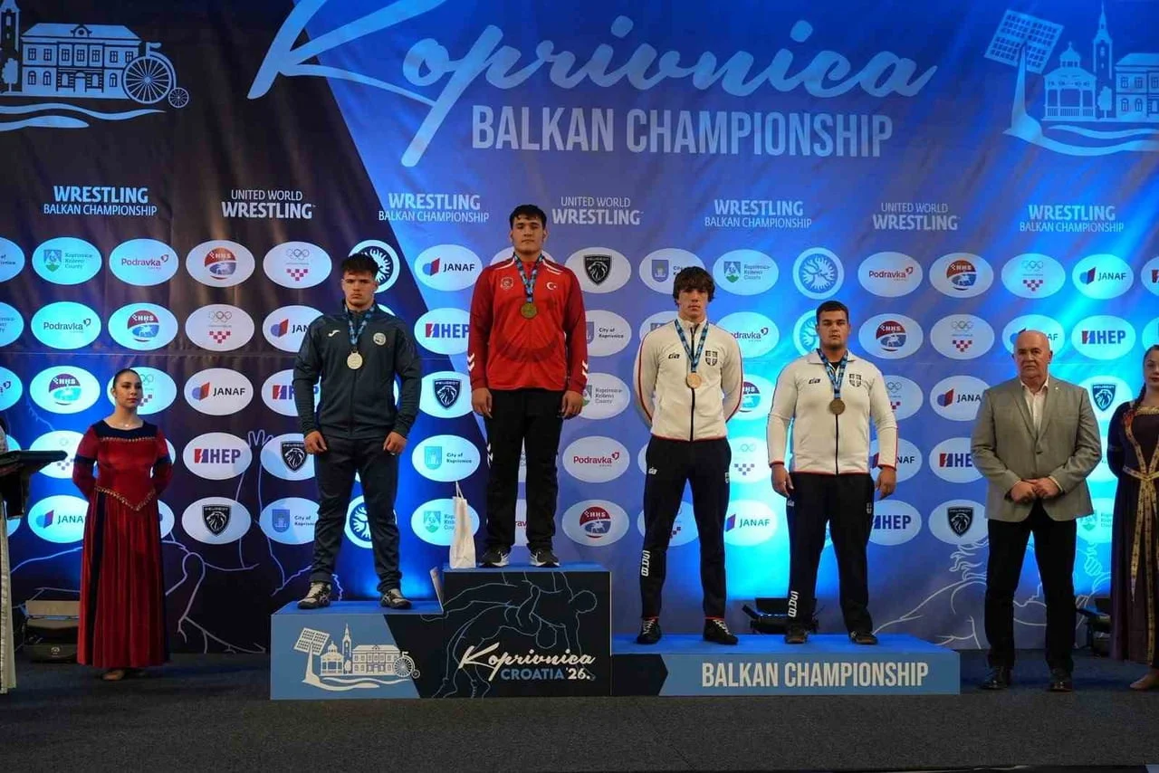MANİSA BÜYÜKŞEHİR BELEDİYESPOR’UN MİLLİ GÜREŞÇİSİ İBRAHİM MERT EREN, HIRVATİSTAN’DA DÜZENLENEN...