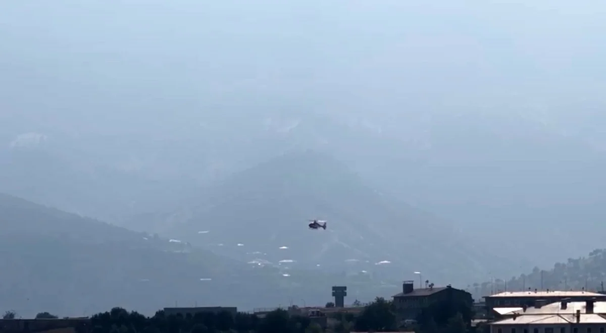 Hakkari'de kalbi duran yatağa bağımlı hasta helikopter ambulansla Van'a sevk edildi 4