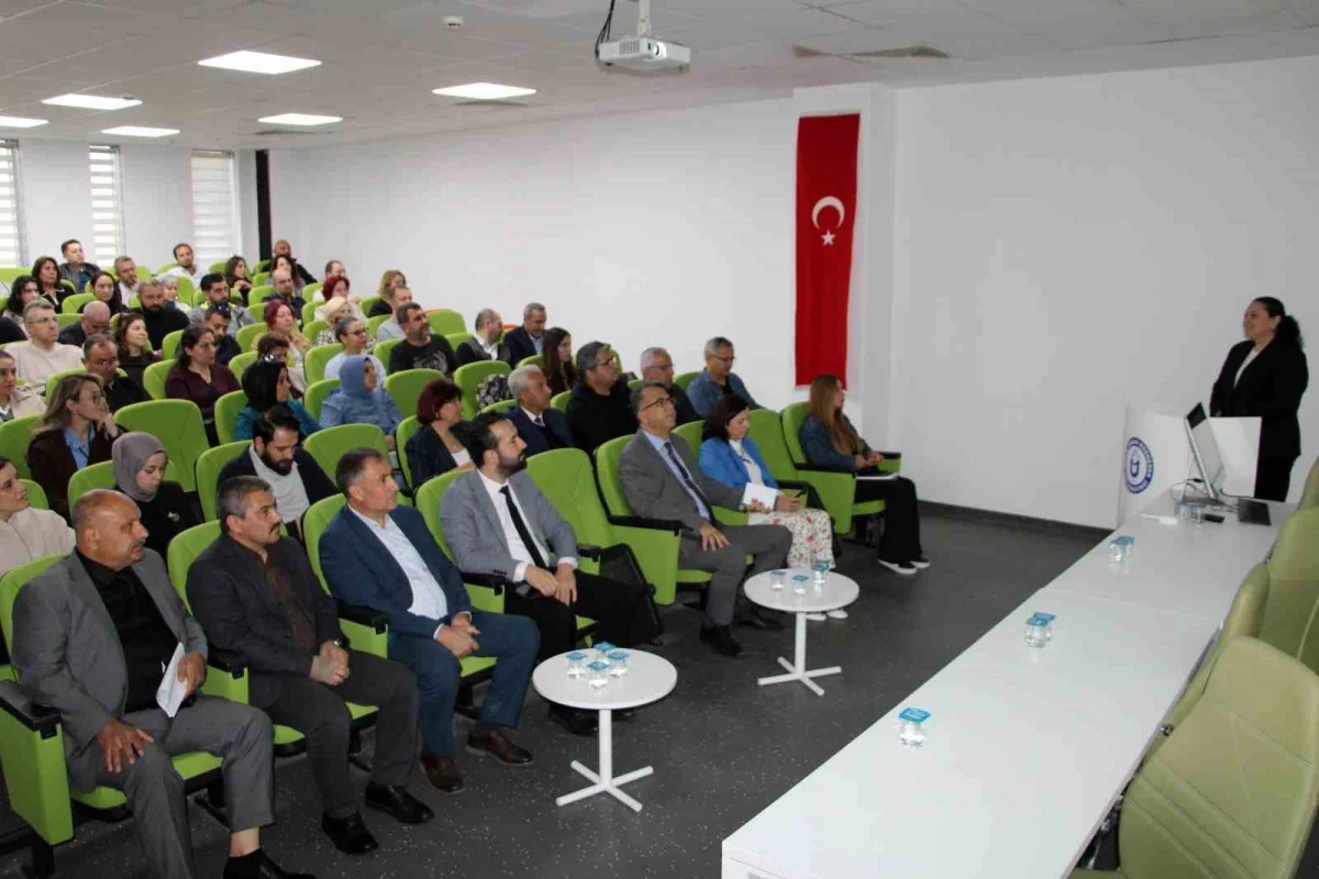 ADÜ'de kişisel verilerin korunması ve veri güvenliği eğitimi düzenlendi 3