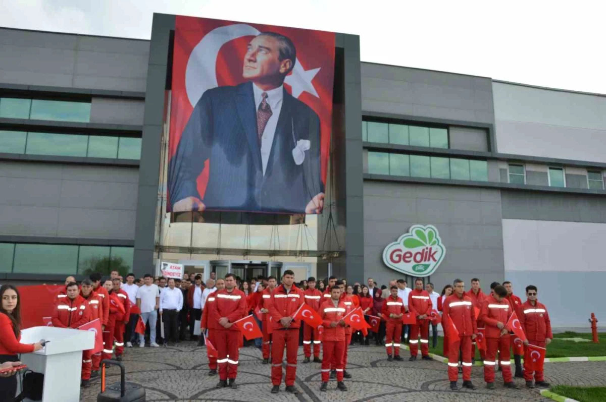 Gedik Piliç çalışanlarından Cumhuriyet'in 103. yılına özel kutlama 4