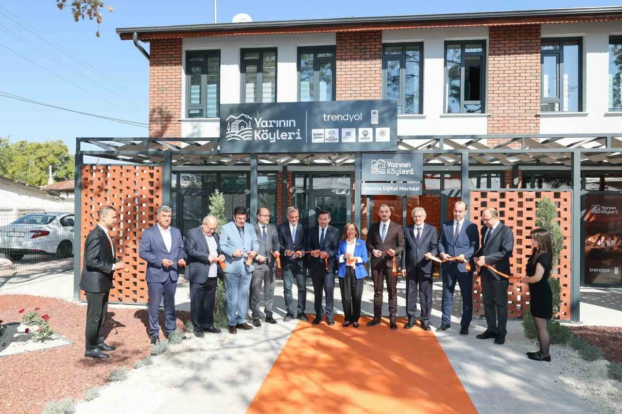 YARININ KÖYLERİ PROJESİ'NİN ALTINCI DİJİTAL MERKEZİ, KONYA'NIN KARATAY İLÇESİNE BAĞLI YARMA...