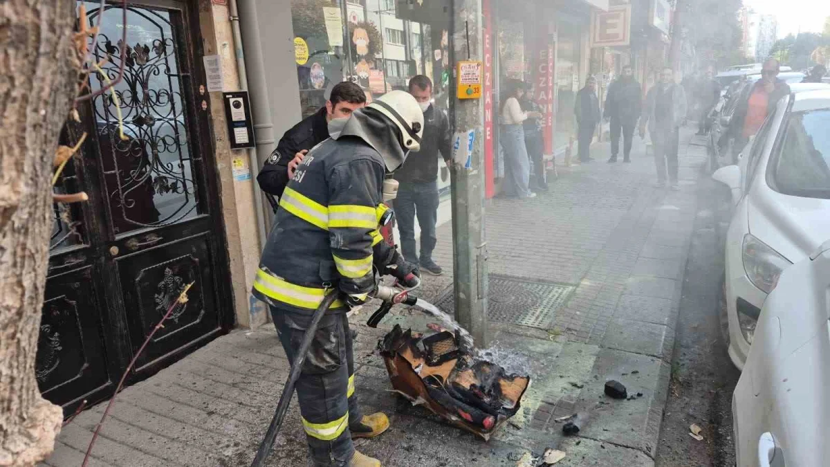 Eskişehir'de yanan çiçekçi dükkanının sahibi gözyaşlarına boğuldu 1