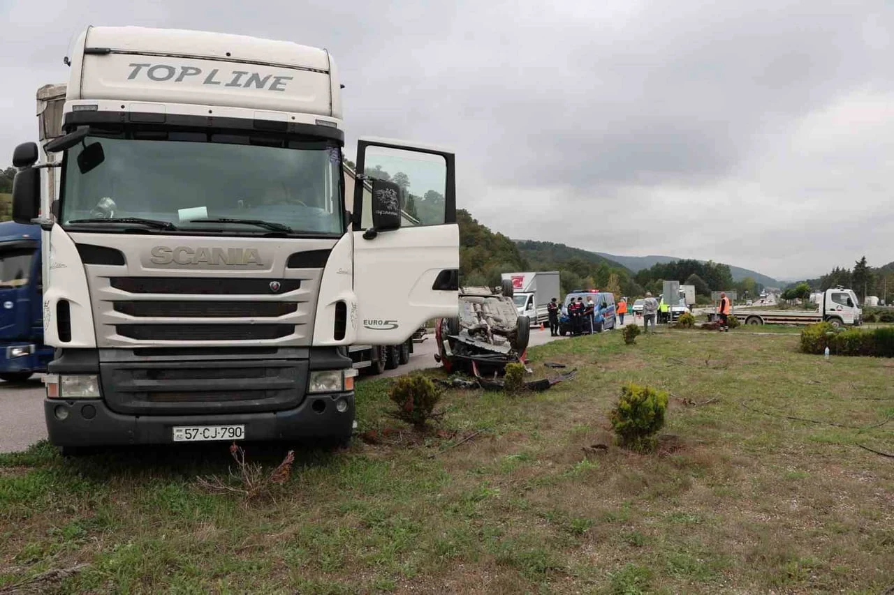 SAMSUN’UN KAVAK İLÇESİNDE TIR İLE OTOMOBİLİN ÇARPIŞTIĞI KAZADA 1 KİŞİ YARALANDI.