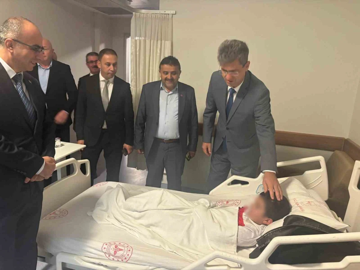 Giresun'un Görele ilçesinde öğrenci servisi devrildi: 5 yaralı 1