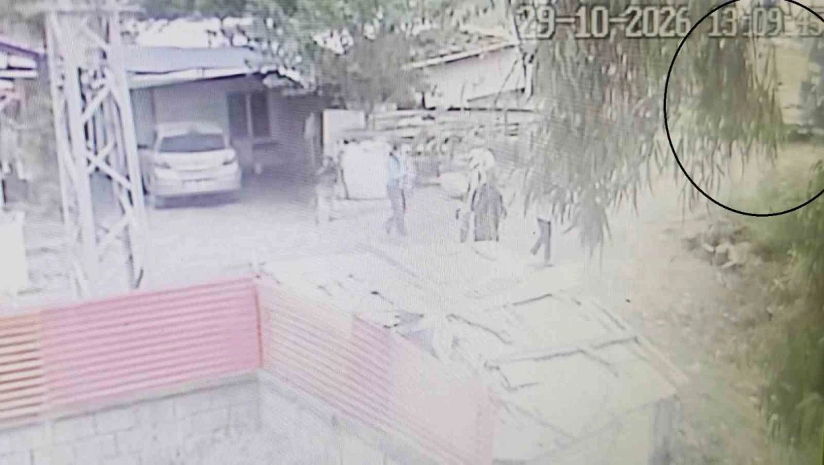 Hatay'da hemzemin geçitte feci kaza: Trenin çarptığı otomobildeki anne hayatını kaybetti 4
