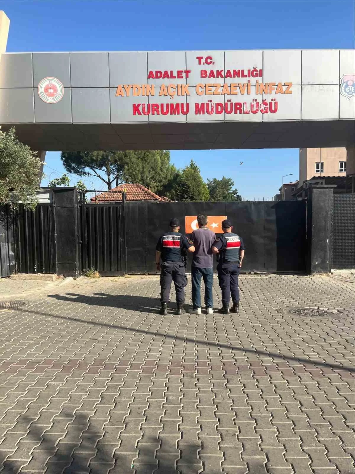 AYDIN’IN EFELER İLÇESİNDE, 'SİLAHLA TEHDİT' SUÇUNDAN HAKKINDA 7 YIL 4 AY KESİNLEŞMİŞ HAPİS CEZASI...