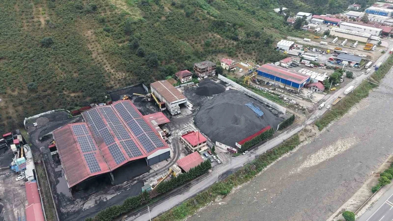 YURTDIŞINDAN GEMİLERLE TRABZON’A GETİRİLEN KÖMÜRLERİN ELEME, PAKETLEME VE DEPOLAMA İŞLEMLERİNİ...