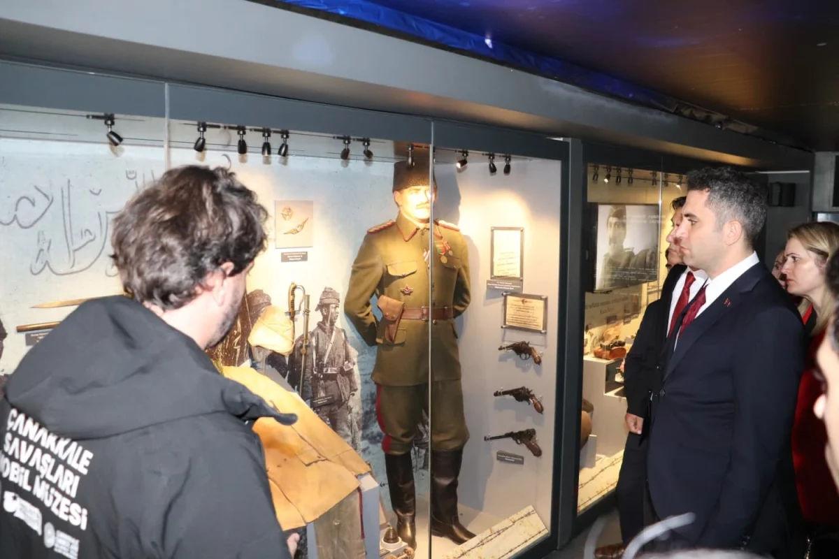 Çanakkale ruhunu taşıyan mobil müze tırı Selendi'de ziyarete açıldı 1