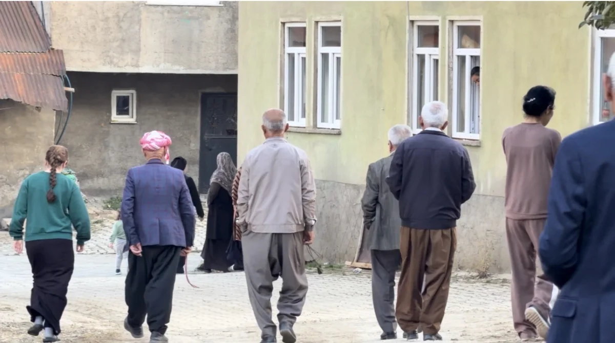 Yüksekova'da 31 yıl sonra köylerine dönmek isteyen İkiyaka sakinlerinden yol çağrısı 3