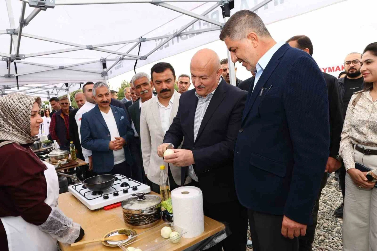 Kahta'nın yöresel lezzetleri Karakuş Tümülüsü'ndeki KAHTAFEST ile tanıtıldı 2