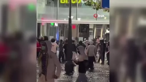 Belçika'nın Liege şehrinde yaşanan öğrenci olayları akşam saatlerinde şehrin birçok noktasına...