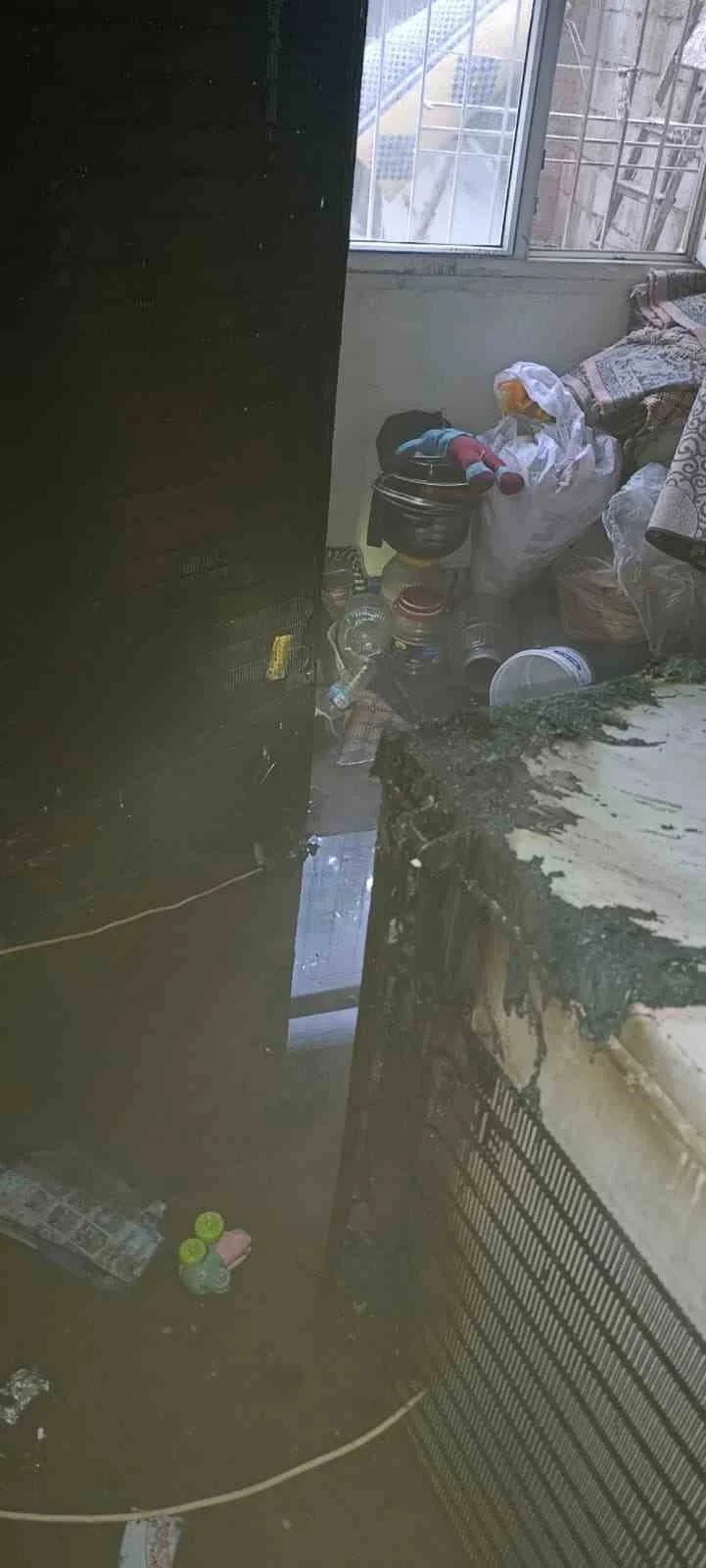 Siirt'te korkudan hareket edemeyen kadın itfaiye ekiplerince kurtarıldı 5