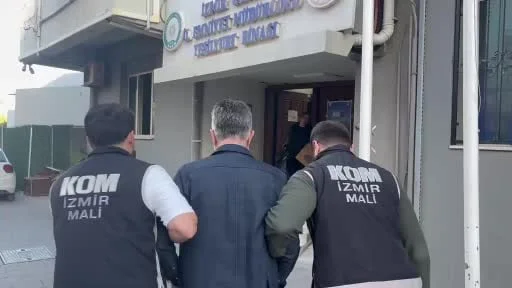 İzmir Bayraklı Belediyesi'nde yolsuzluk operasyonu: Eski başkan Sandal'a gözaltı