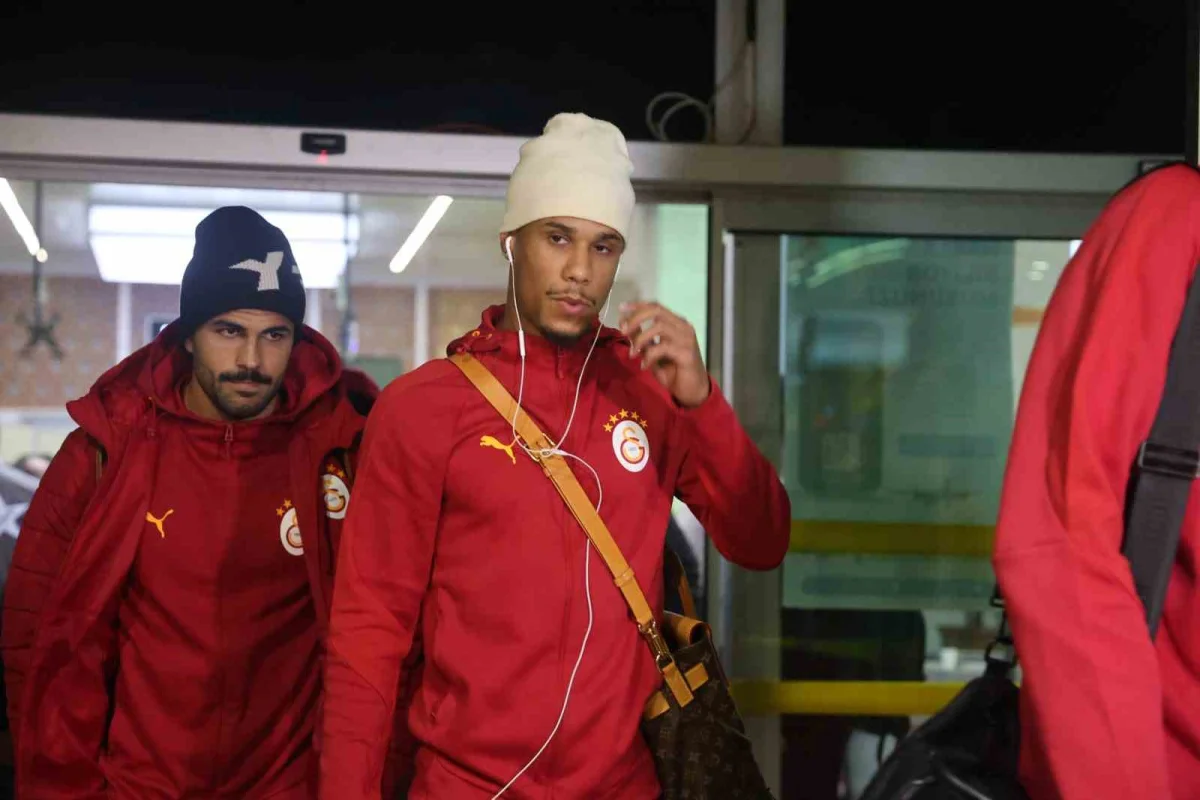 Galatasaray kafilesi Konyaspor maçı için Konya'ya ulaştı 5