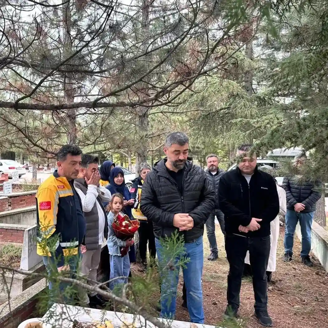 Eskişehir'de görev şehidi ambulans şoförü Halis Alan dualarla anıldı 1
