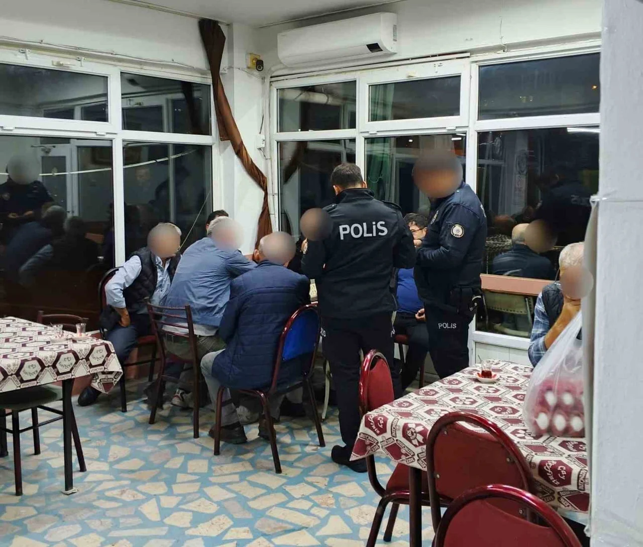 YILDIRIM İLÇESİNDE POLİS EKİPLERİNCE 300 PERSONELİN KATILIMIYLA SABİT VE HAREKETLİ YOL UYGULAMASI...