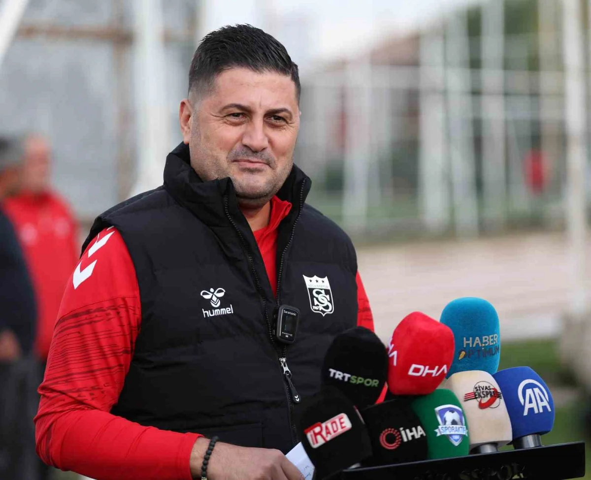 Sivasspor'un yeni teknik direktörü Çağdaş Çavuş hedeflerini açıkladı 1