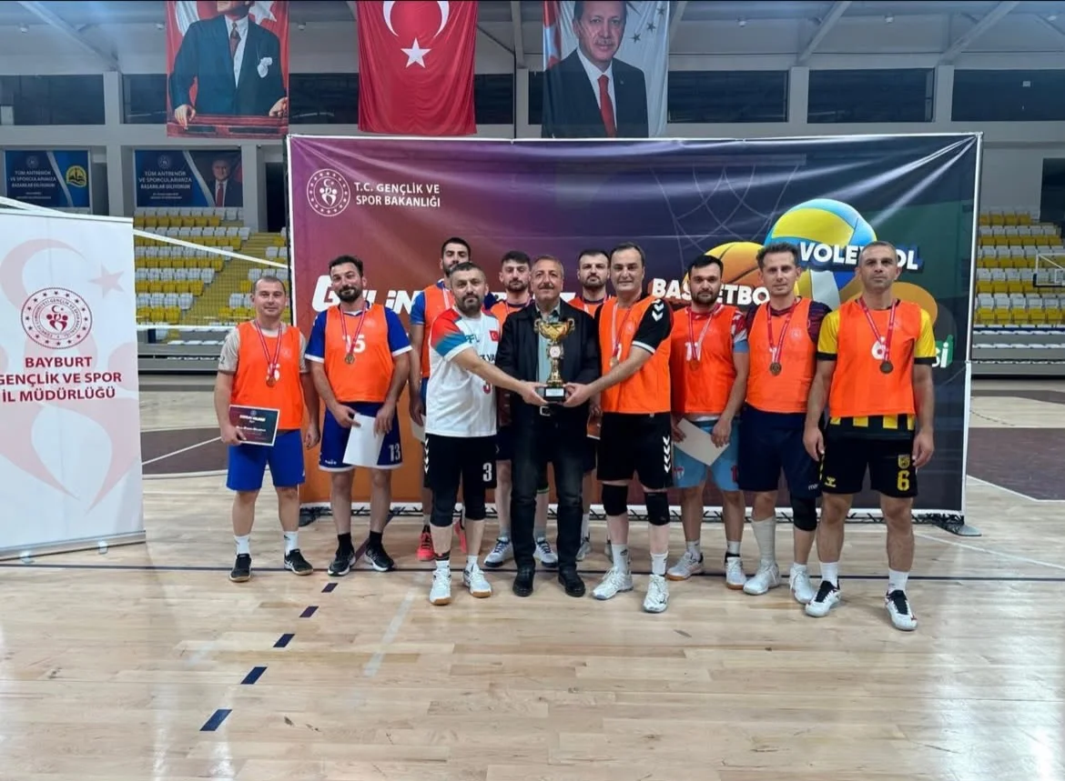 Bayburt'ta 4. Kamu Spor Oyunları voleybol il birinciliği tamamlandı 1