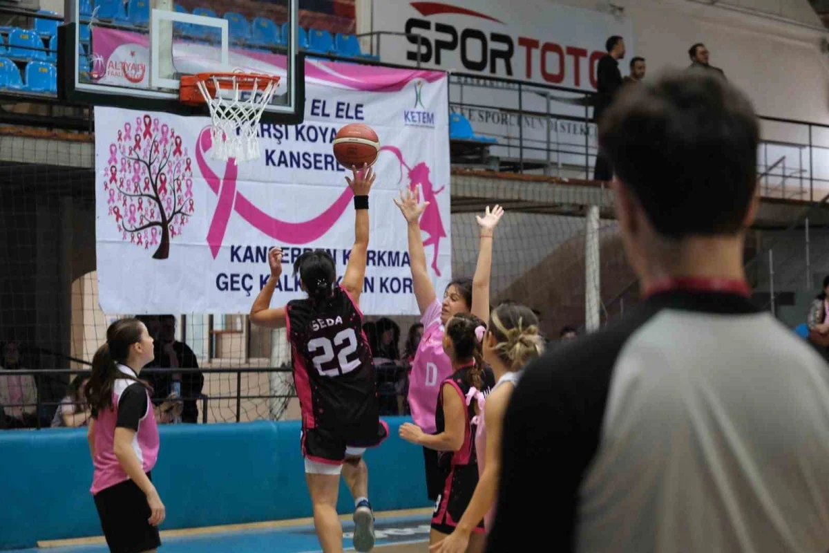 Edirne'de erken tanı çağrısıyla parkeye çıktılar: Pembe Dostluk Maçı düzenlendi 4