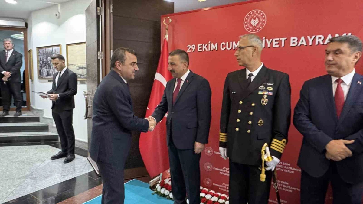 Zonguldak'ta 29 Ekim Cumhuriyet Bayramı tebrikat töreni düzenlendi 3