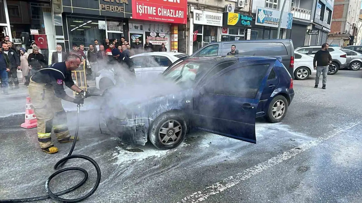 Karaman'da seyir halindeki otomobil alev aldı 5
