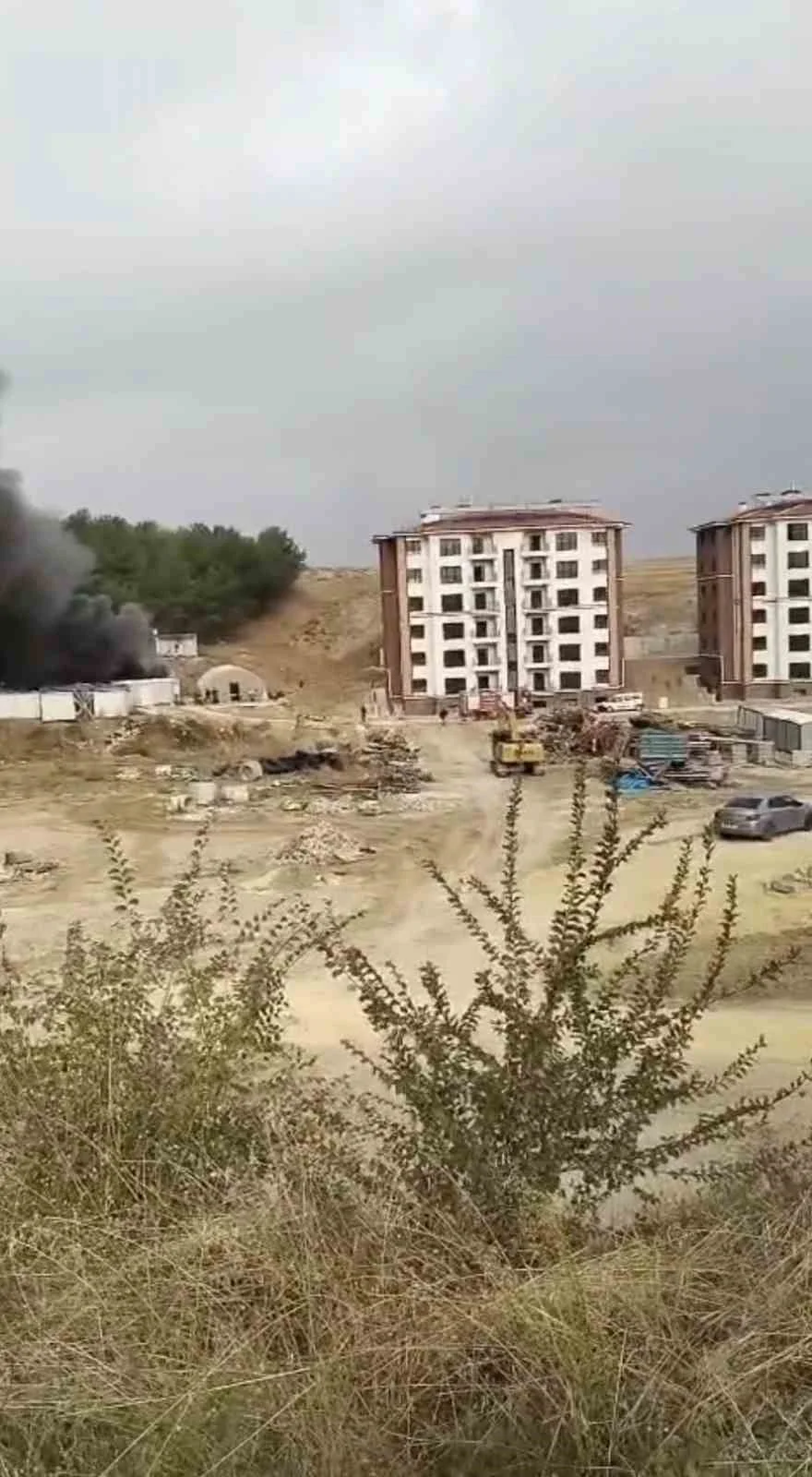 Edirne'de TOKİ konutları şantiyesinde çıkan yangın söndürüldü 4